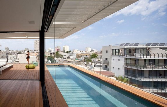 Apartment with pool and roof garden