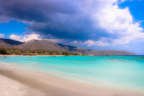 5 лучших пляжей Испании для весёлых майских каникул