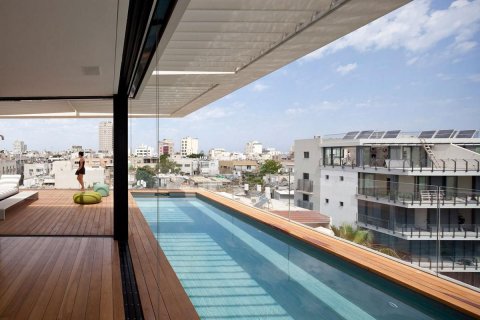 Apartment with pool and roof garden