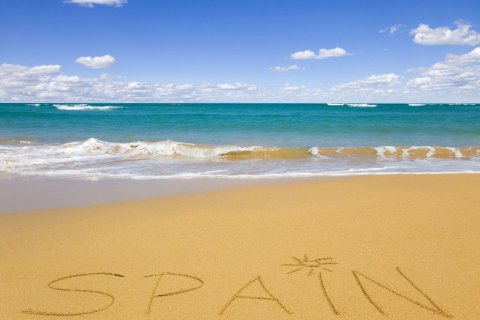 Spain leads the TOP countries with the cleanest beaches
