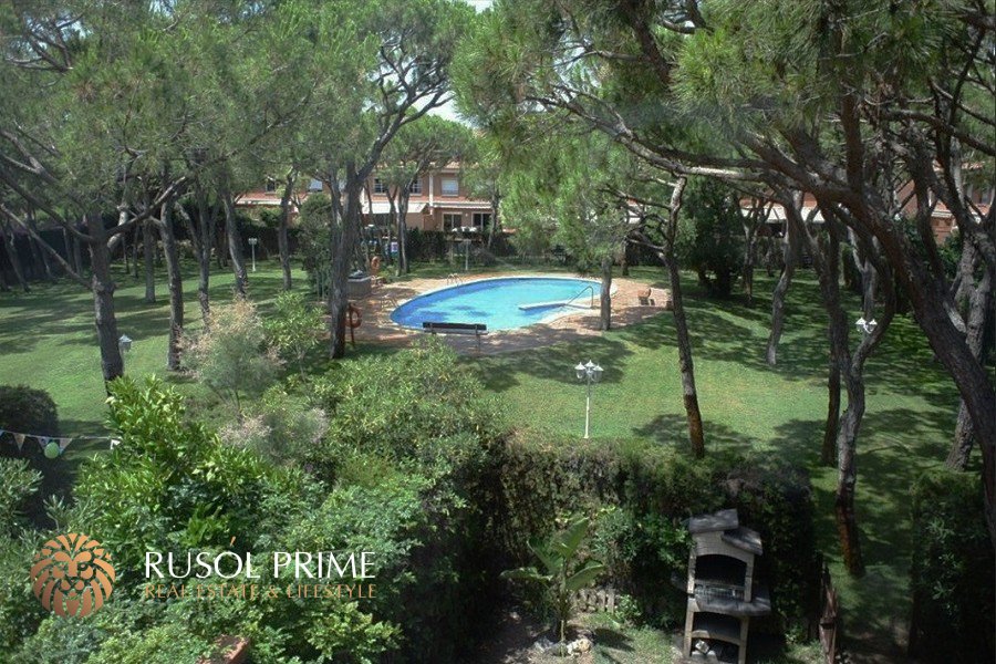 Rent a townhouse 260 m² with 4 bedrooms in Gava Mar Rusol Prime